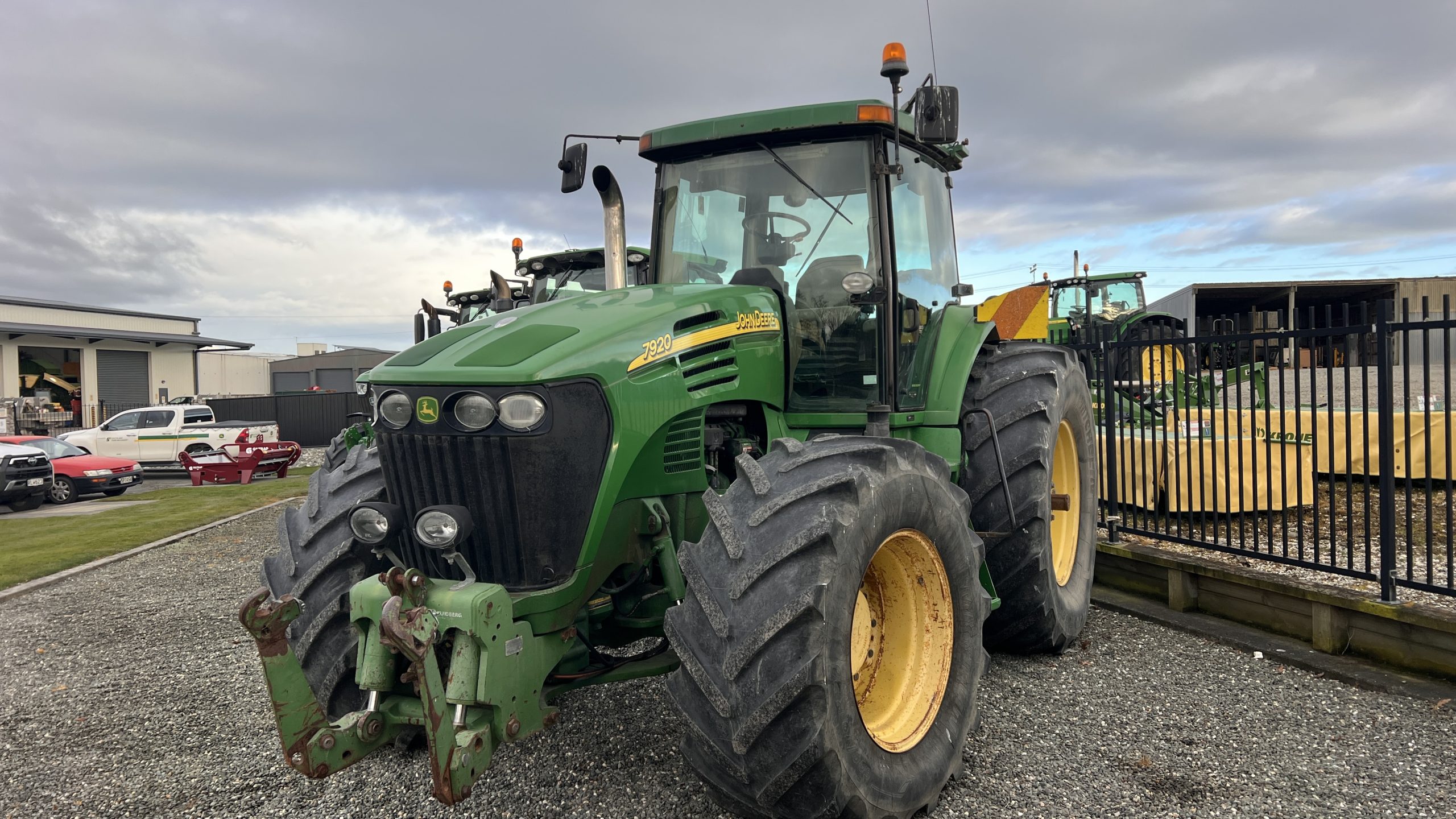 John Deere 7920 Image