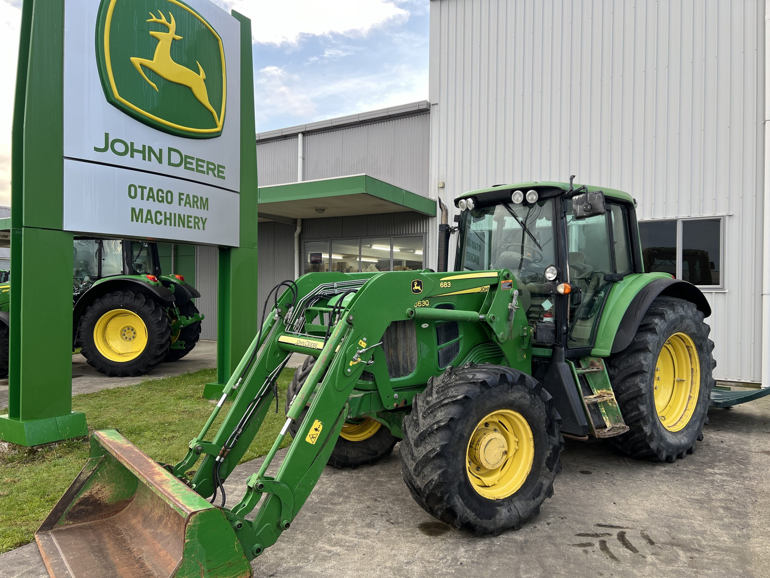 John Deere 6630 Premium Image