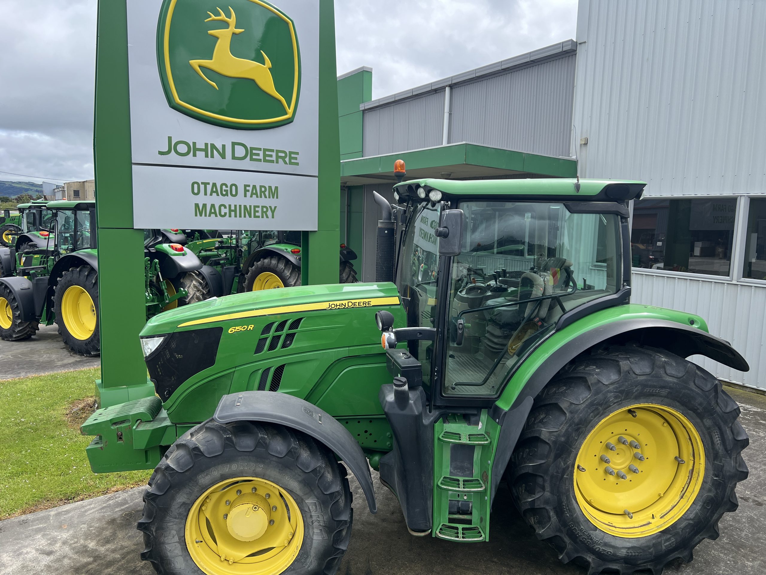 John Deere 6150R Image