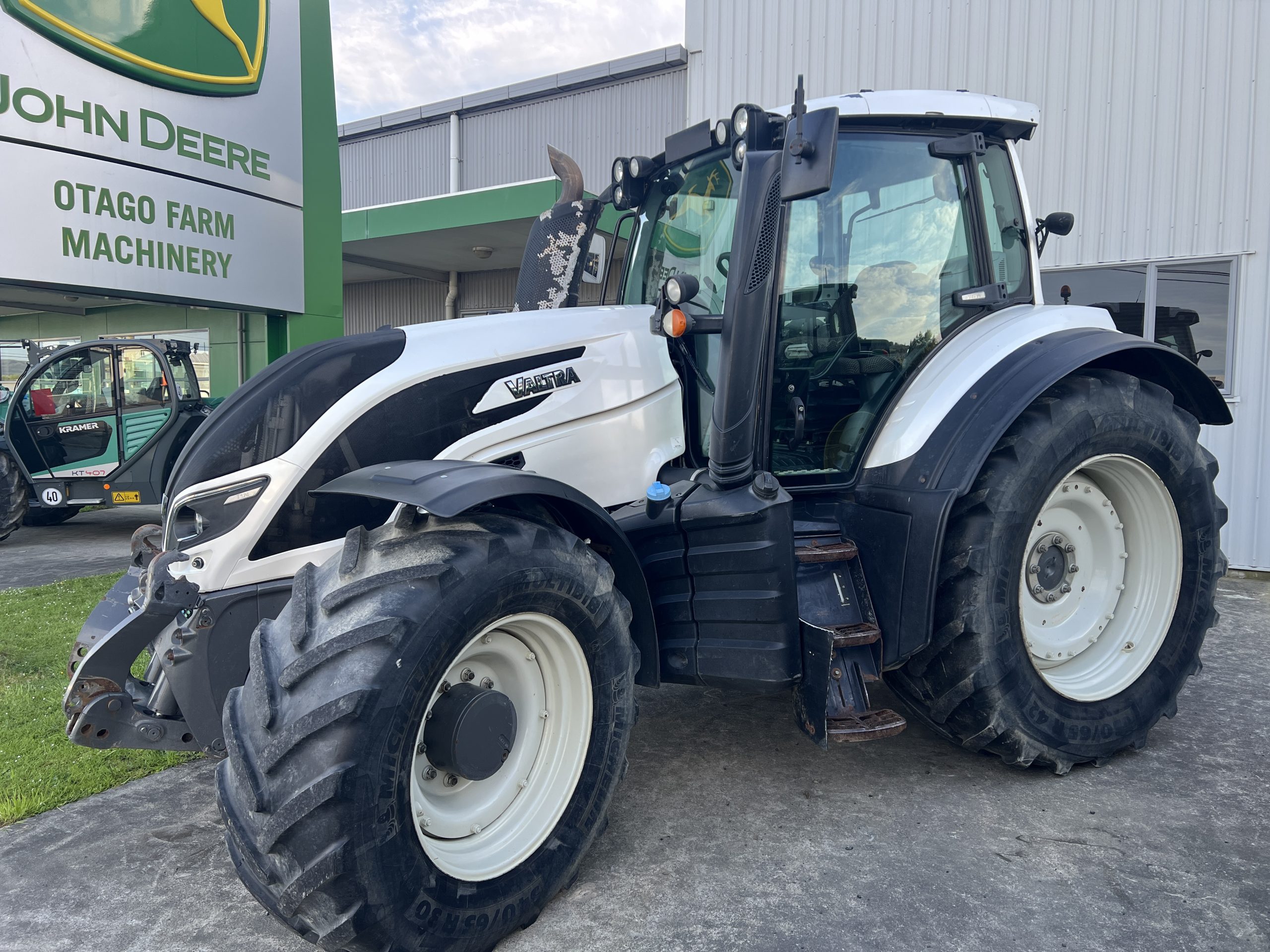 Valtra T174 Image