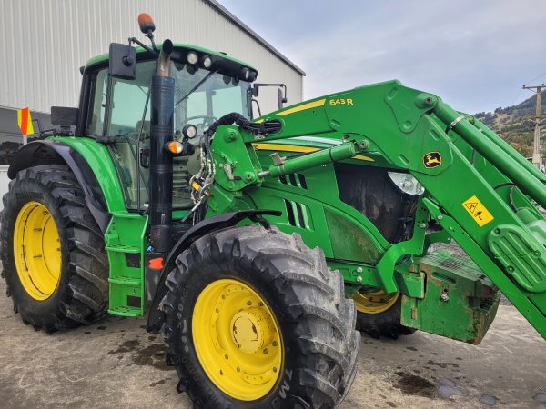 John Deere 6155M
