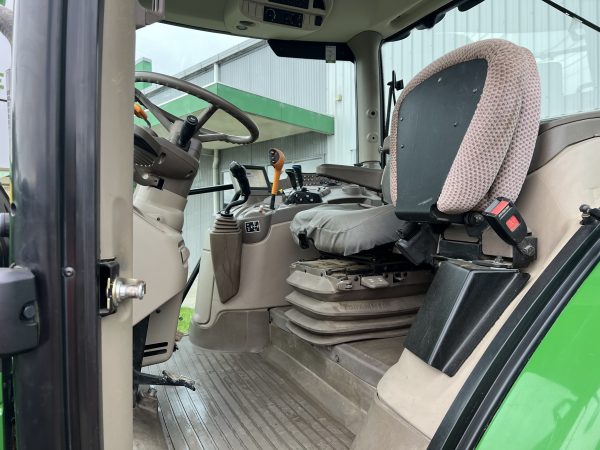 John Deere 6105R
