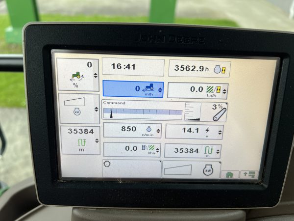 John Deere 6105R
