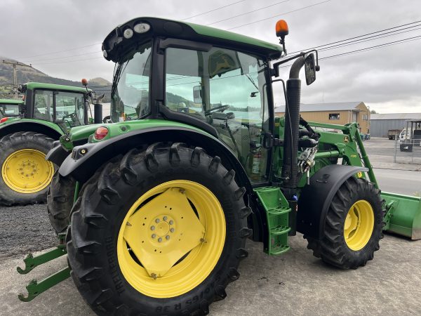 John Deere 6105R