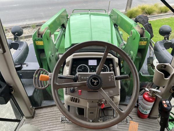 John Deere 6125M
