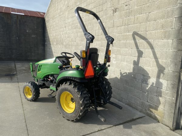 John Deere 2025R Compact Tractor