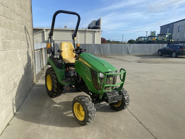 John Deere 2025R Compact Tractor