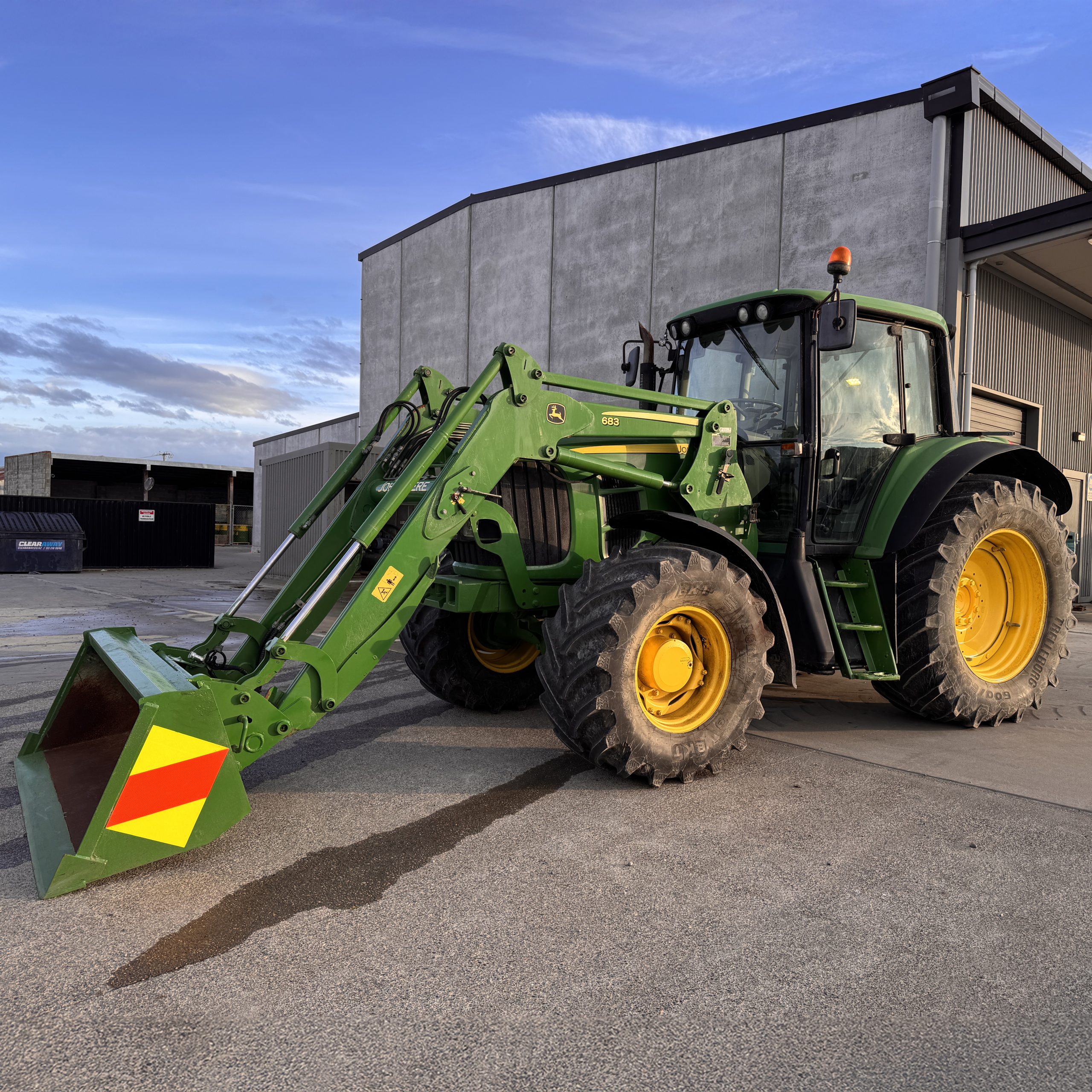John Deere 683 Image