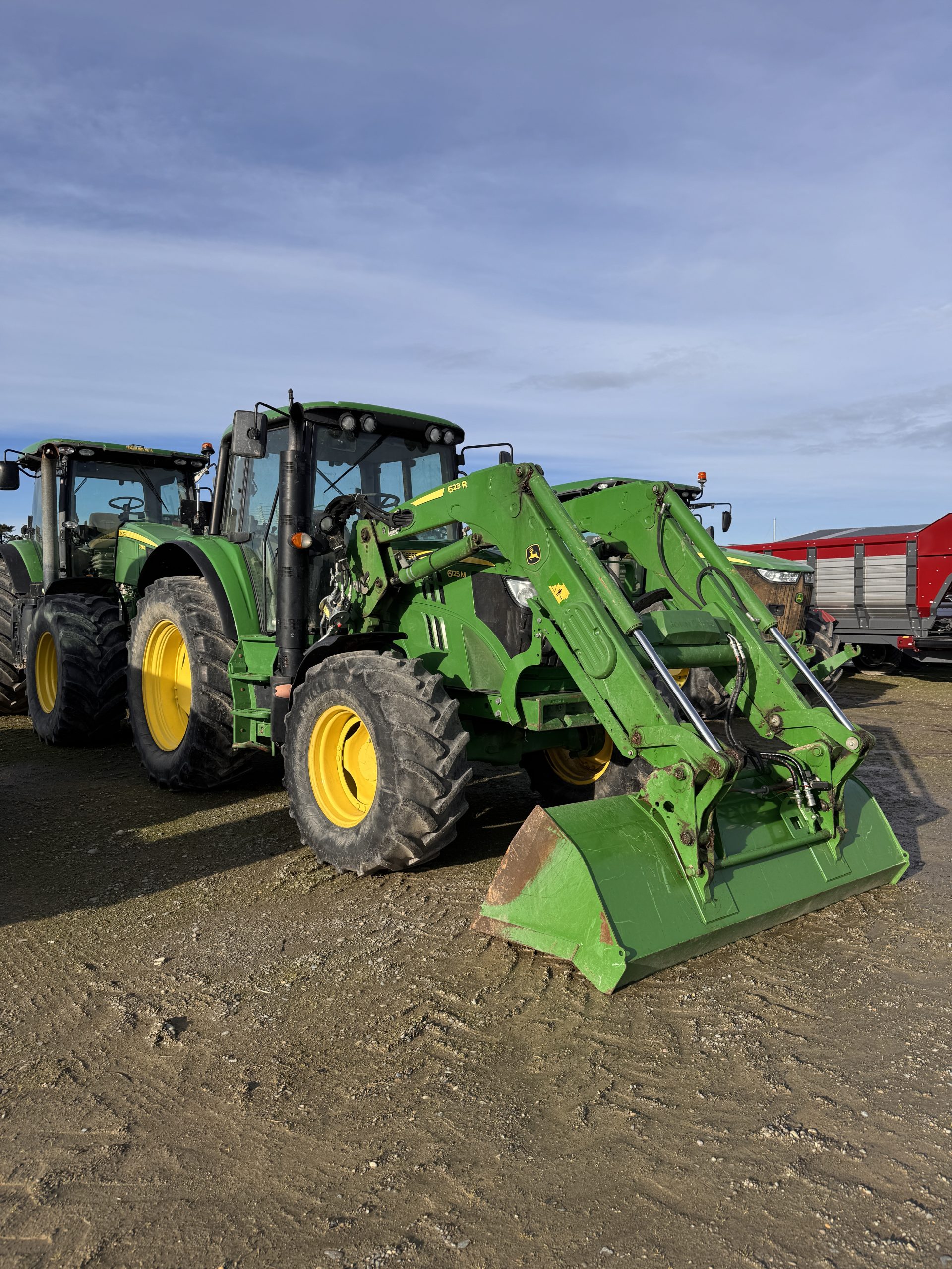 John Deere 6125M Image