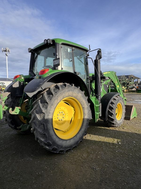 John Deere 6125M