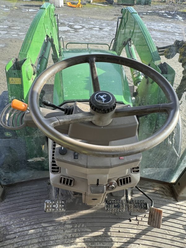 John Deere 6125M