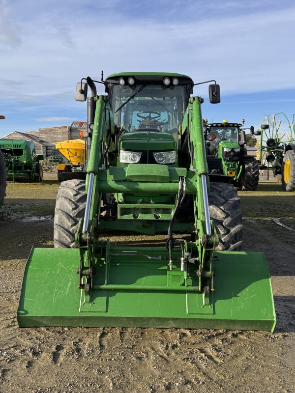 John Deere 6125M