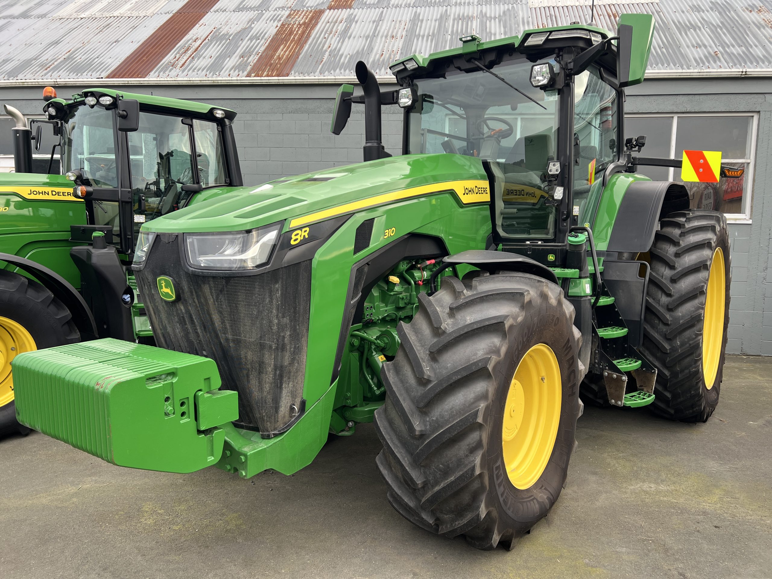 John Deere 8R 310 Image