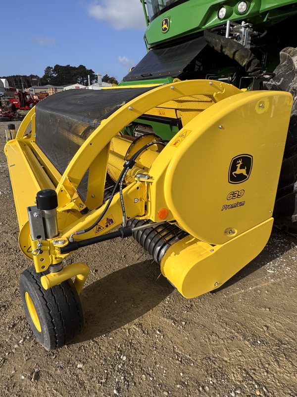 John Deere 8600i Forage Harvester