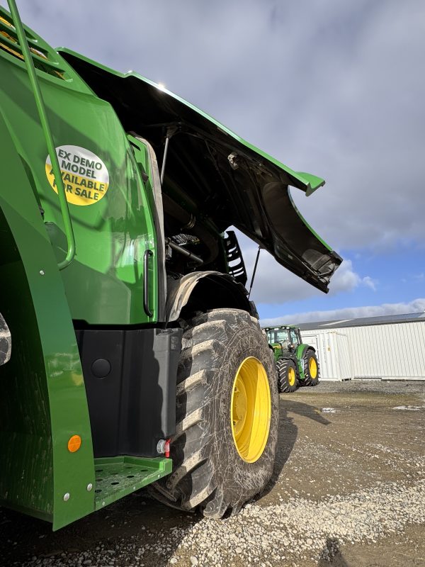 John Deere 8600i Forage Harvester