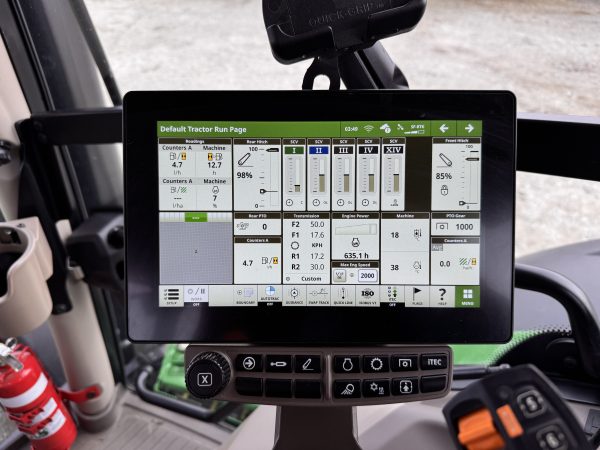 John Deere 6R 215