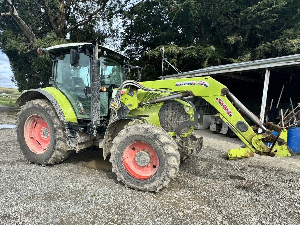 Claas Arion 620 Image