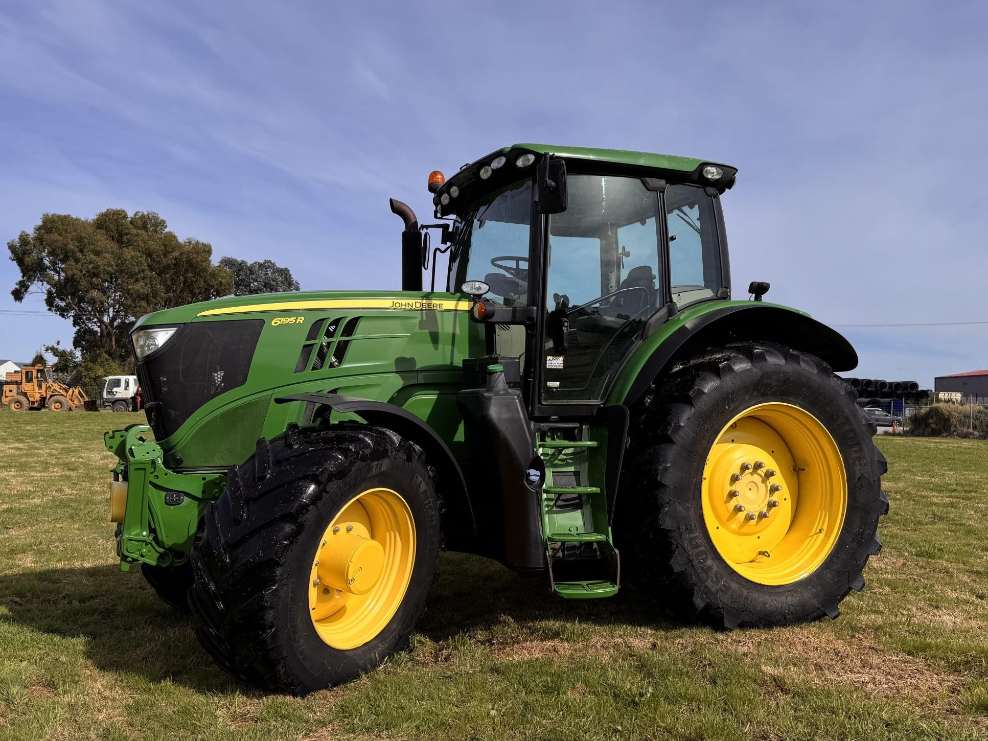 John Deere 6195R Image
