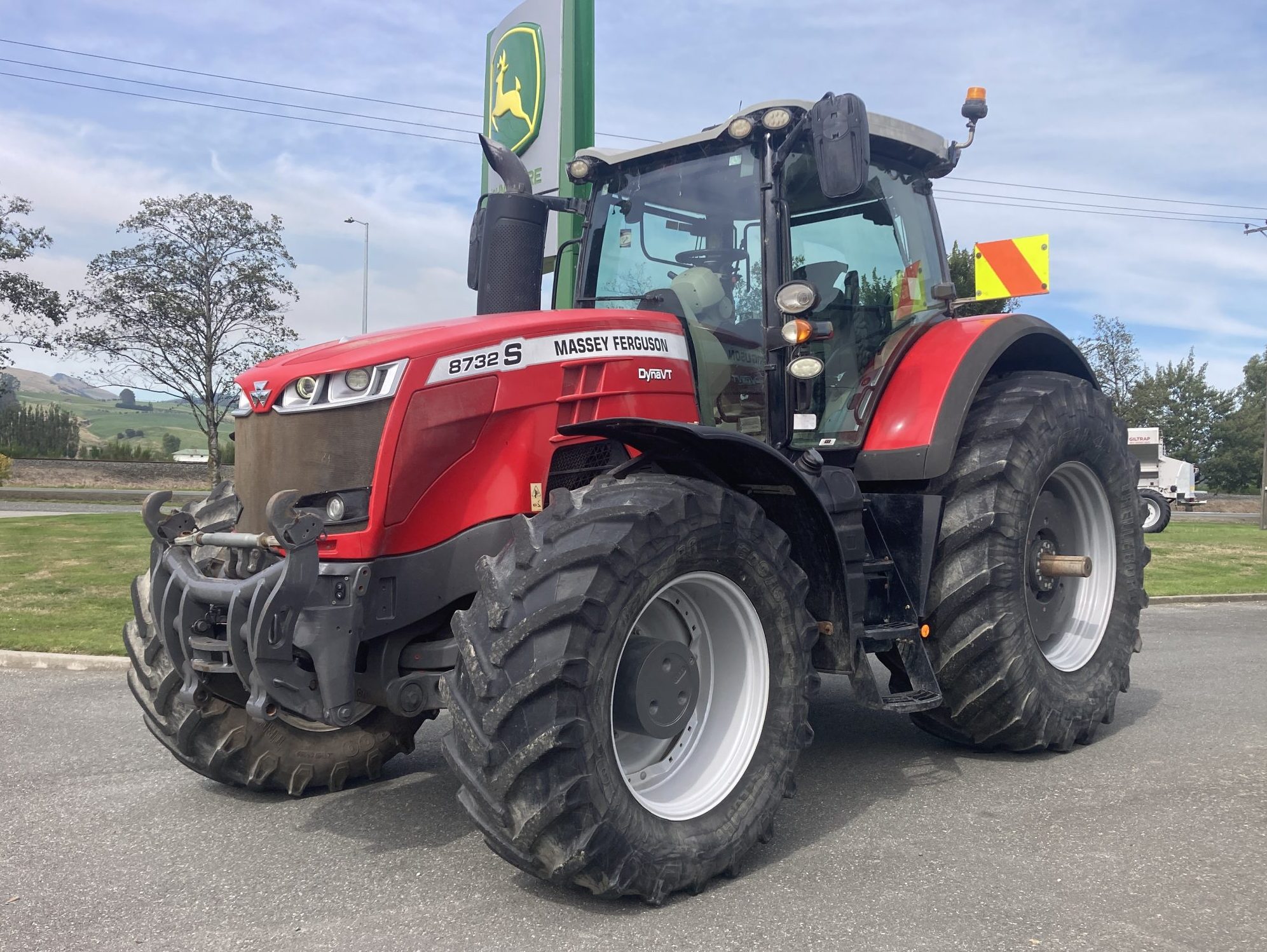 Massey Ferguson 8732S Image