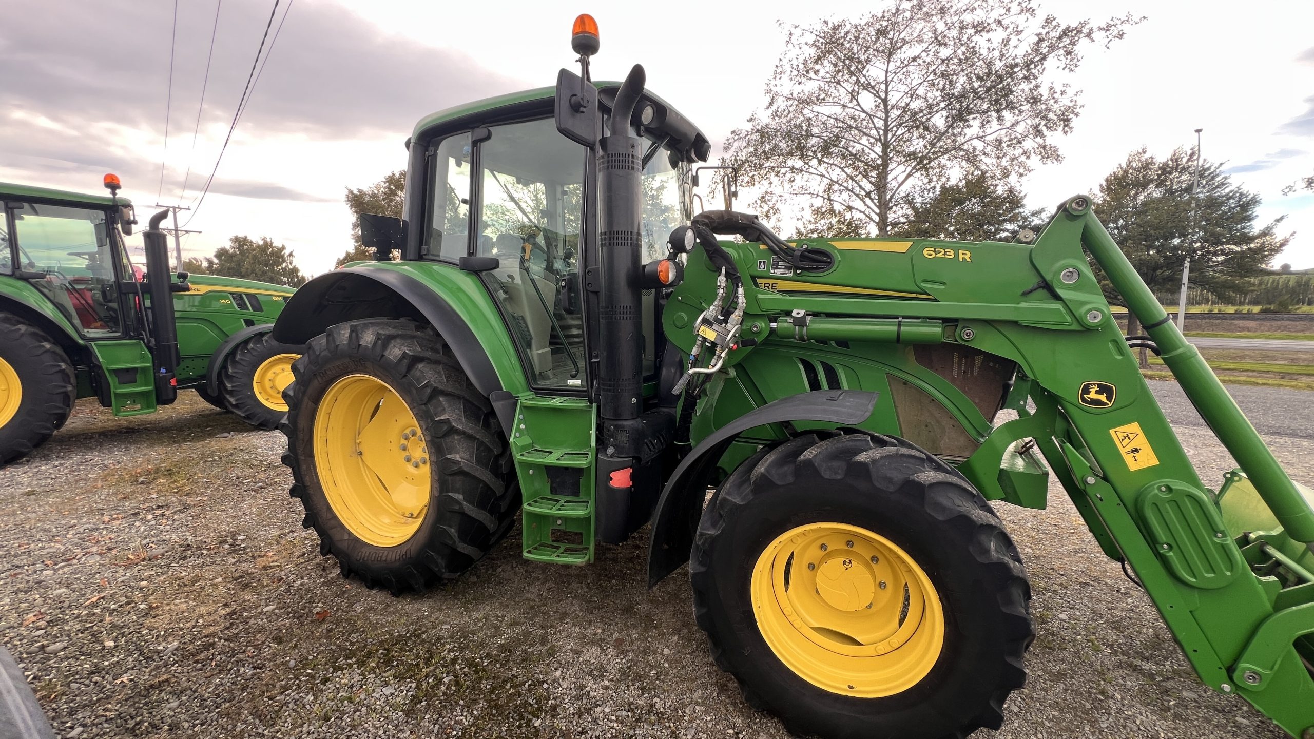 John Deere 6125M & 623R MSL Self Leveling Loader