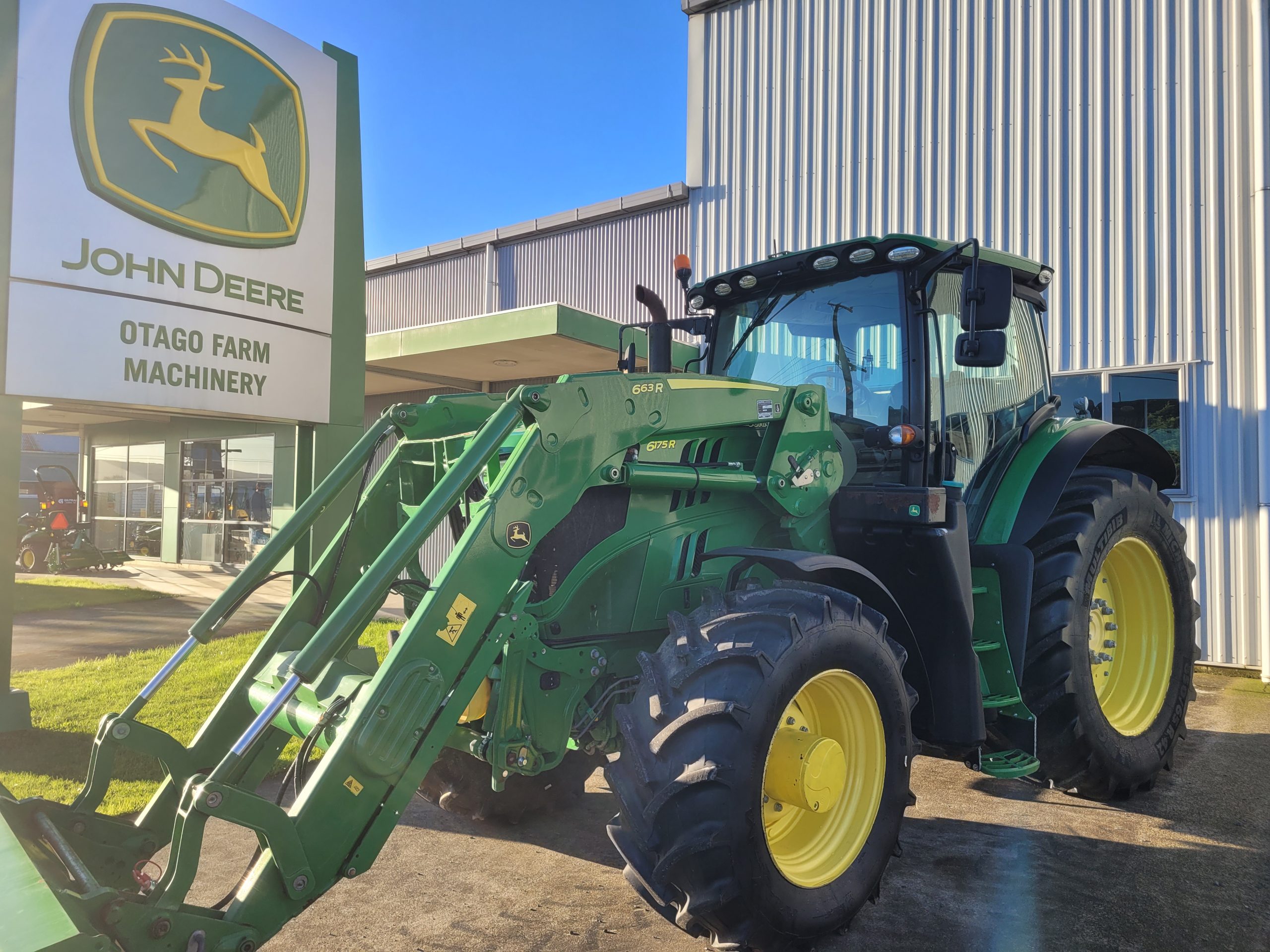 John Deere 6175R Image