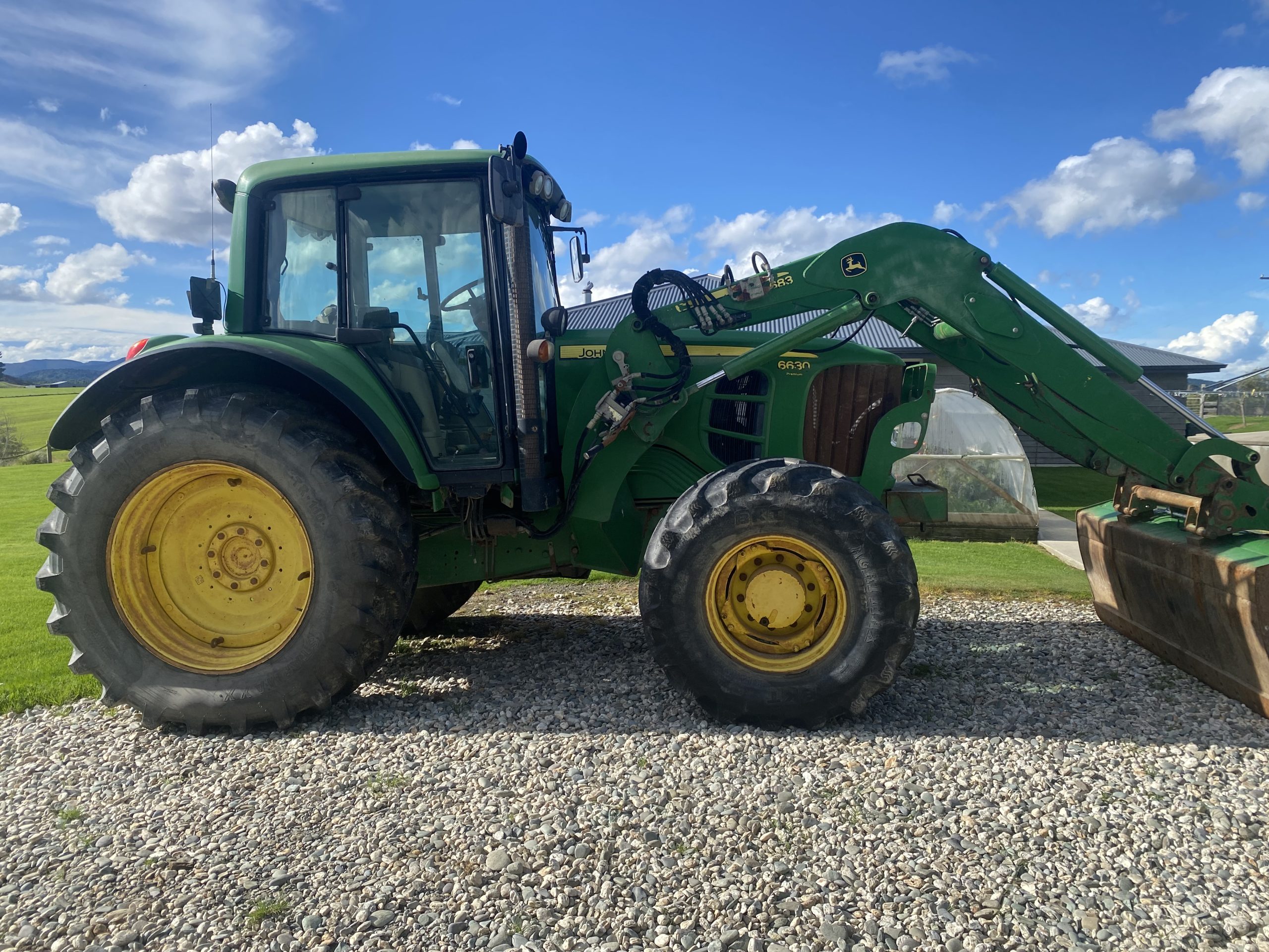 John Deere 6630 Premium Image