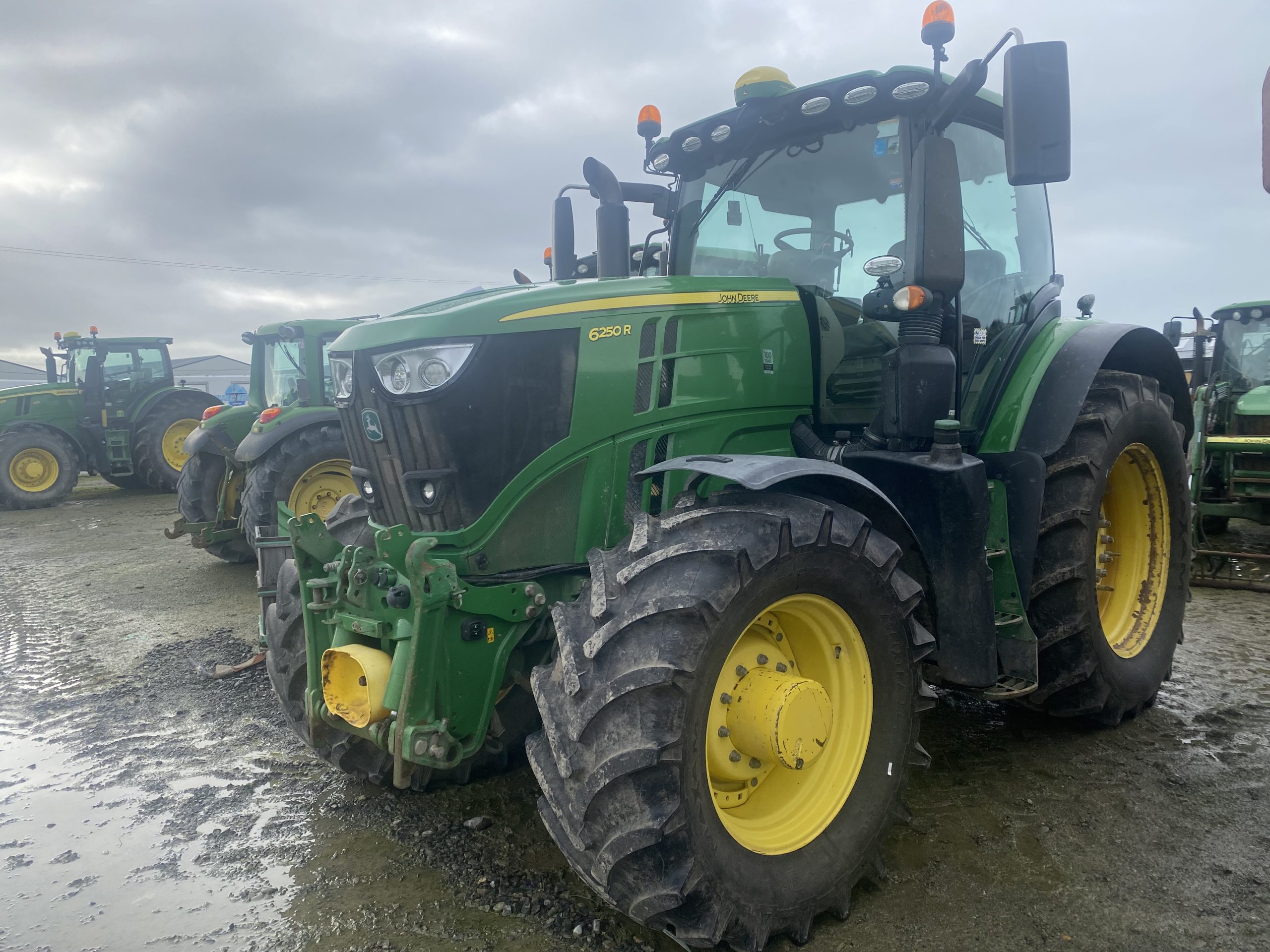 John Deere 6250R